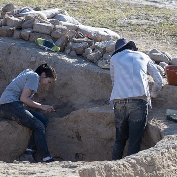 9 Scavo di dettaglio degli strati presso il Rectangular Mudbrick Building di Asingeran