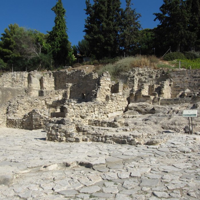 Creta nel Mediterraneo alla fine dell’età del bronzo: complessi archeologici del Tardominoico III da Festòs
