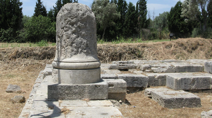 Topografia e archeologia del sacro, cultura architettonica e materiale di Locri Epizefiri
