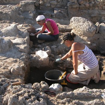 Topografia e archeologia del sacro, cultura architettonica e materiale di Locri Epizefiri